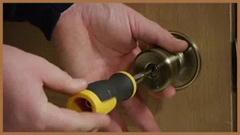 City Locksmith Shop Seattle, WA 206-801-9931 - 15-unlock-door
